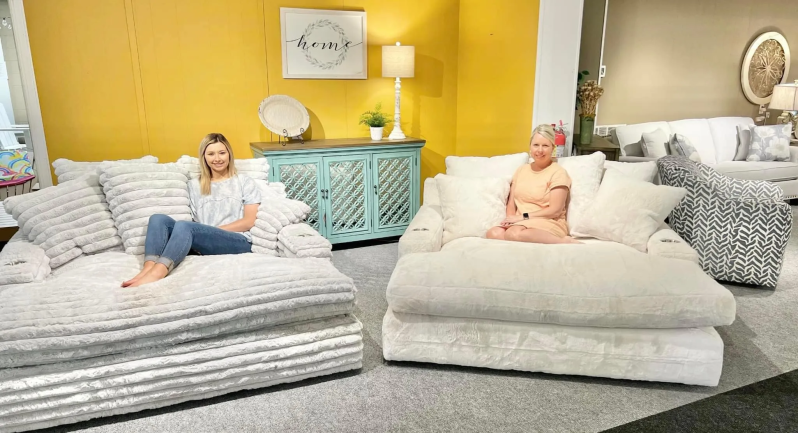 Summer Flash Sale! Limited-Time Promotion—Nestle Chaise Lounge With Dual Cupholders And Charging Ports