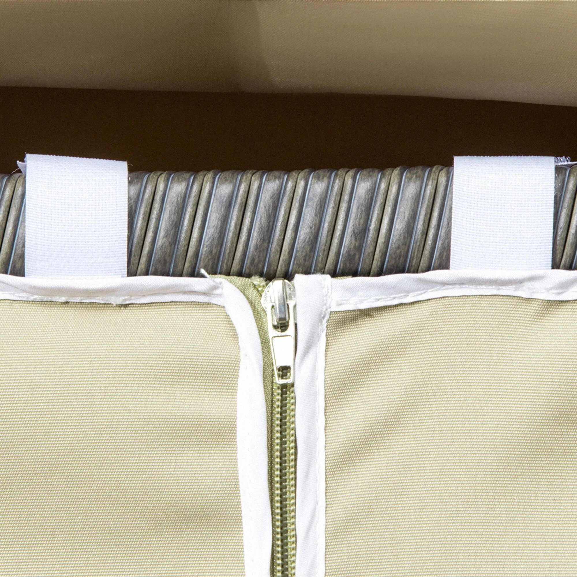 Outsunny Outdoor Towel Valet Caddy, Covered Poolside Towel Holder Rack
