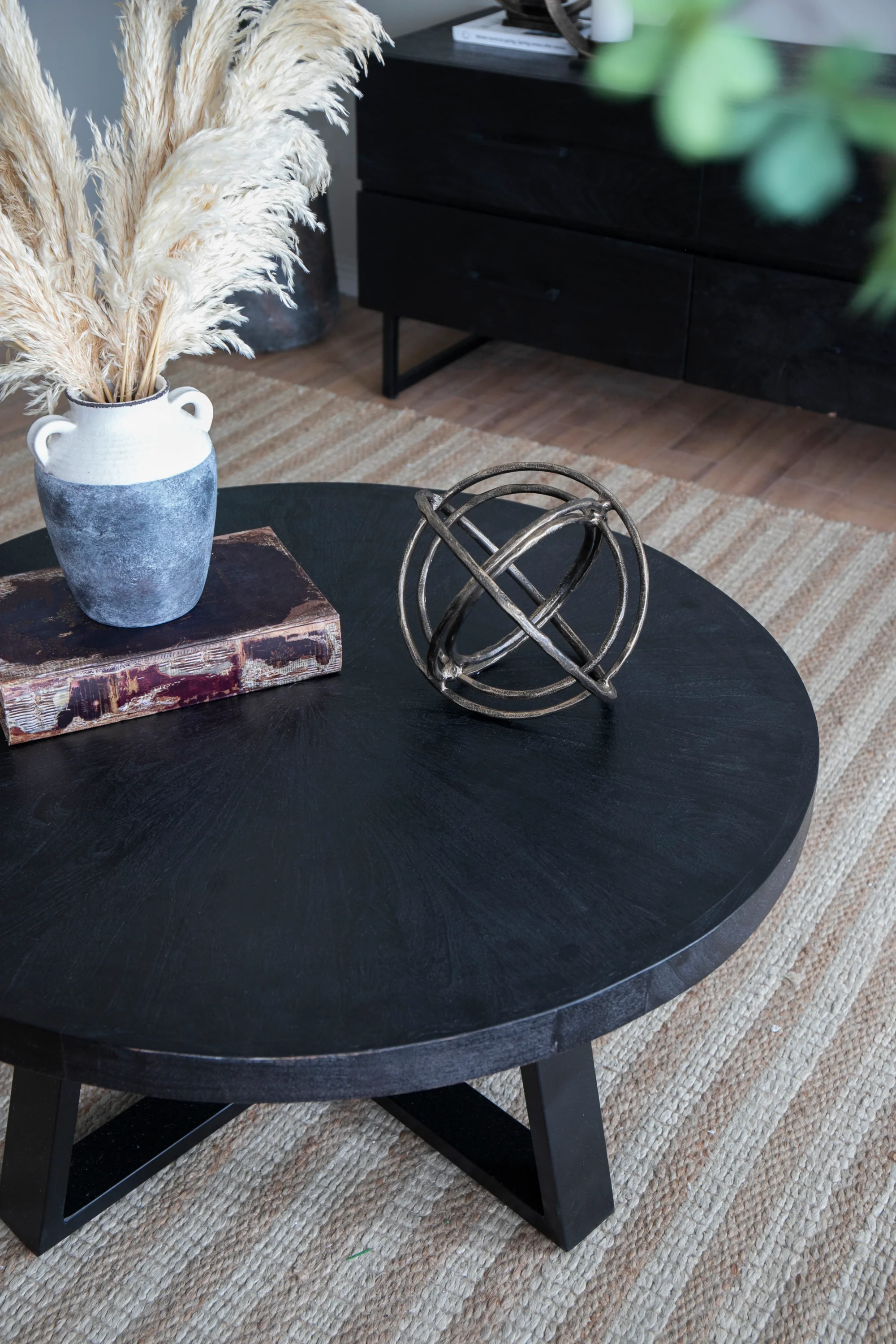 Round Coffee Table, Black
