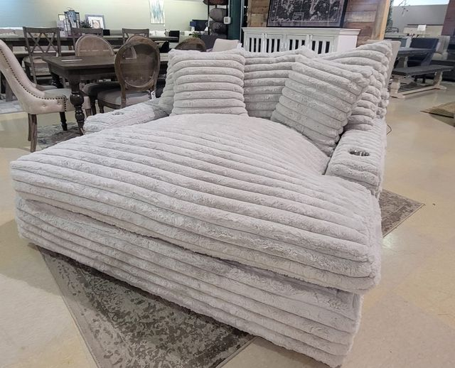 Summer Flash Sale! Limited-Time Promotion—Nestle Chaise Lounge With Dual Cupholders And Charging Ports