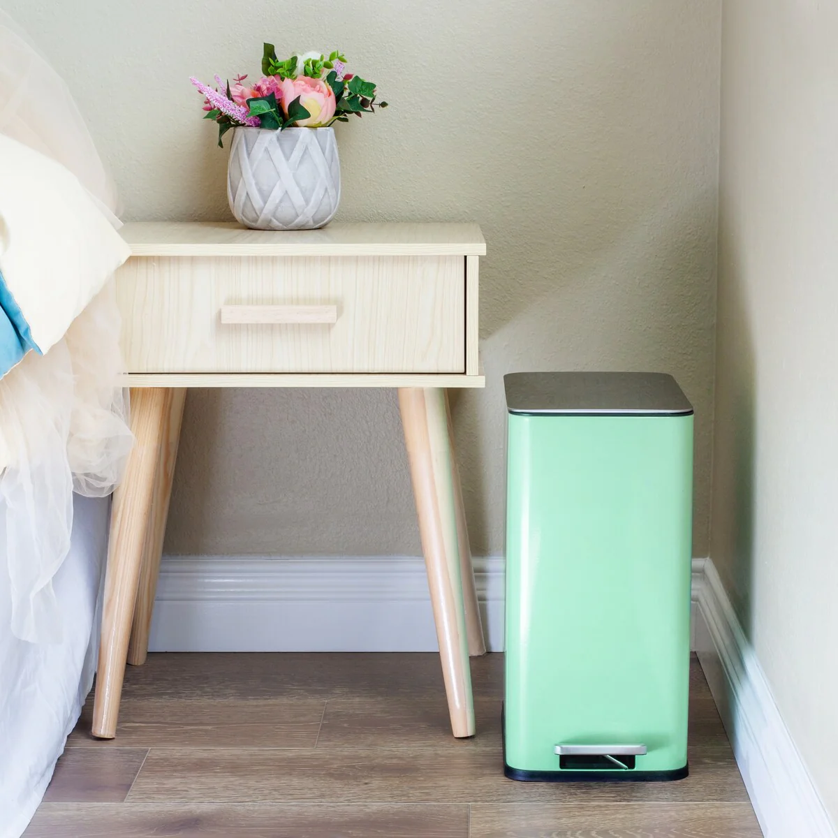 Qualiazero 10L / 2.6 Gallon Slim Step Can