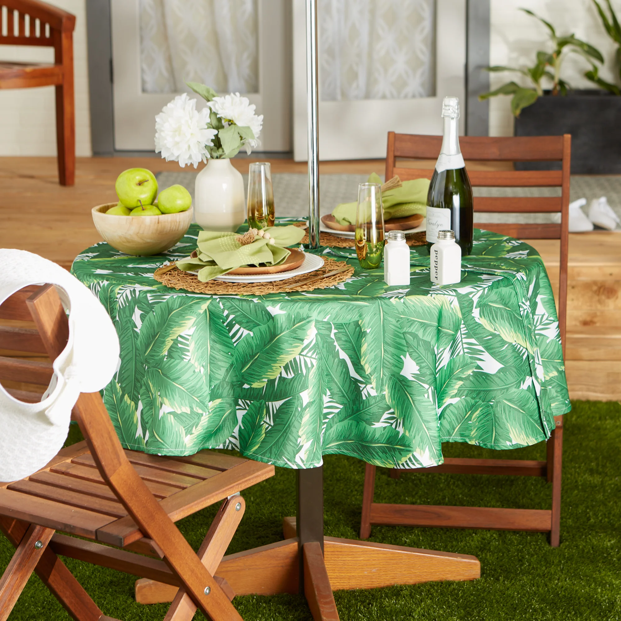 Banana Leaf Outdoor Tablecloth With Zipper