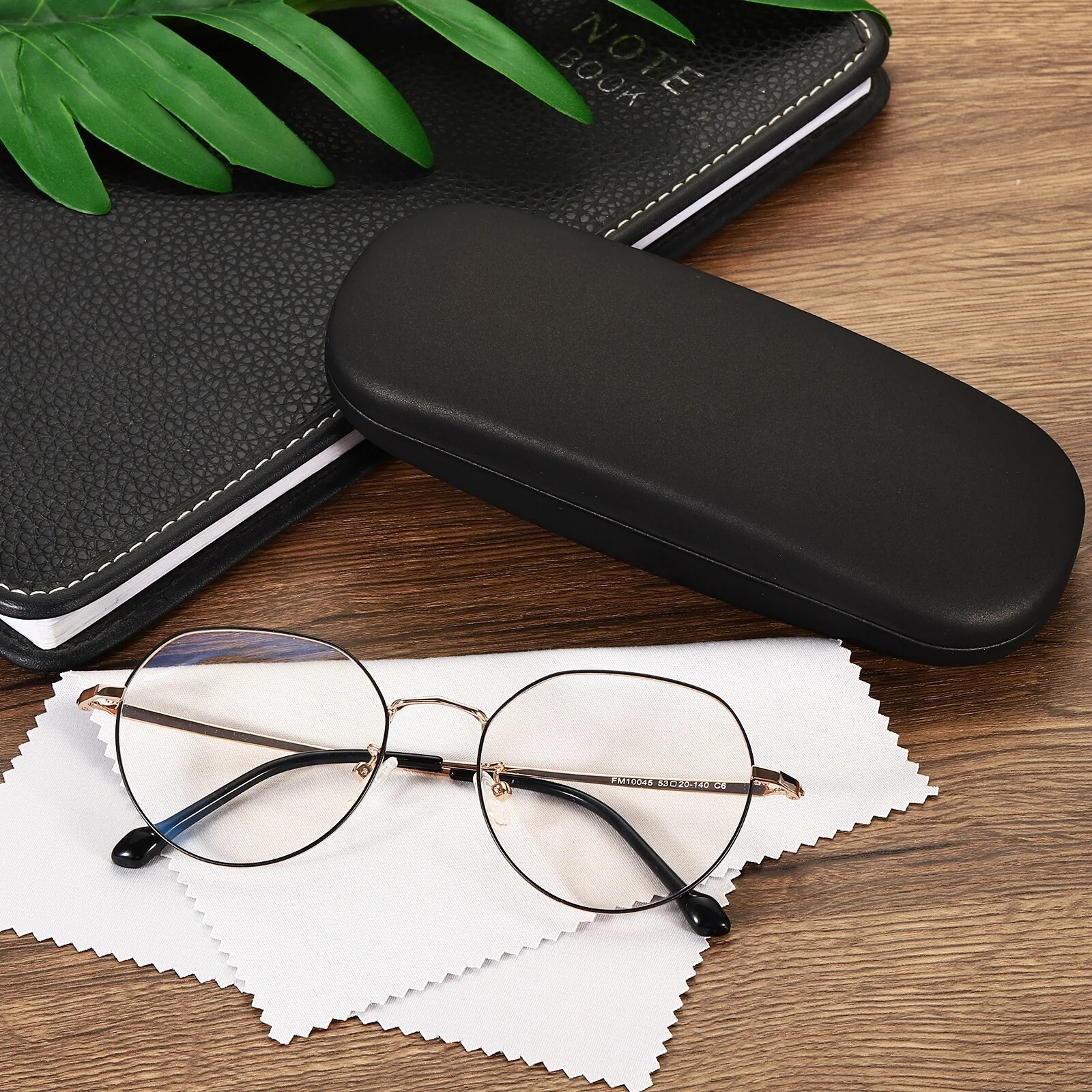 Glasses Case Hard Shell, Eyeglass Case Unisex for Women Men Glasses, Black