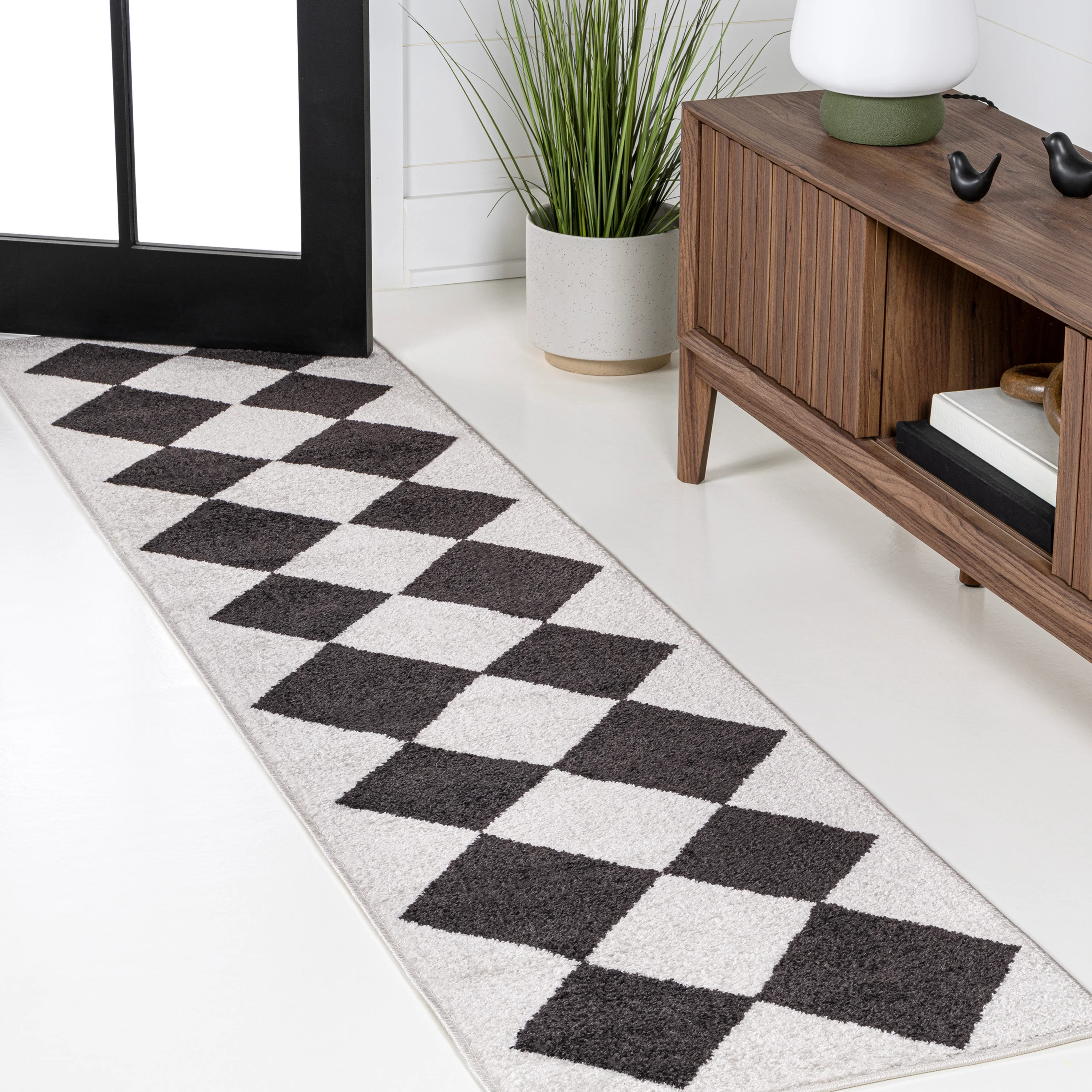 Draper Classic Geometric Diamond Pattern Area Rug