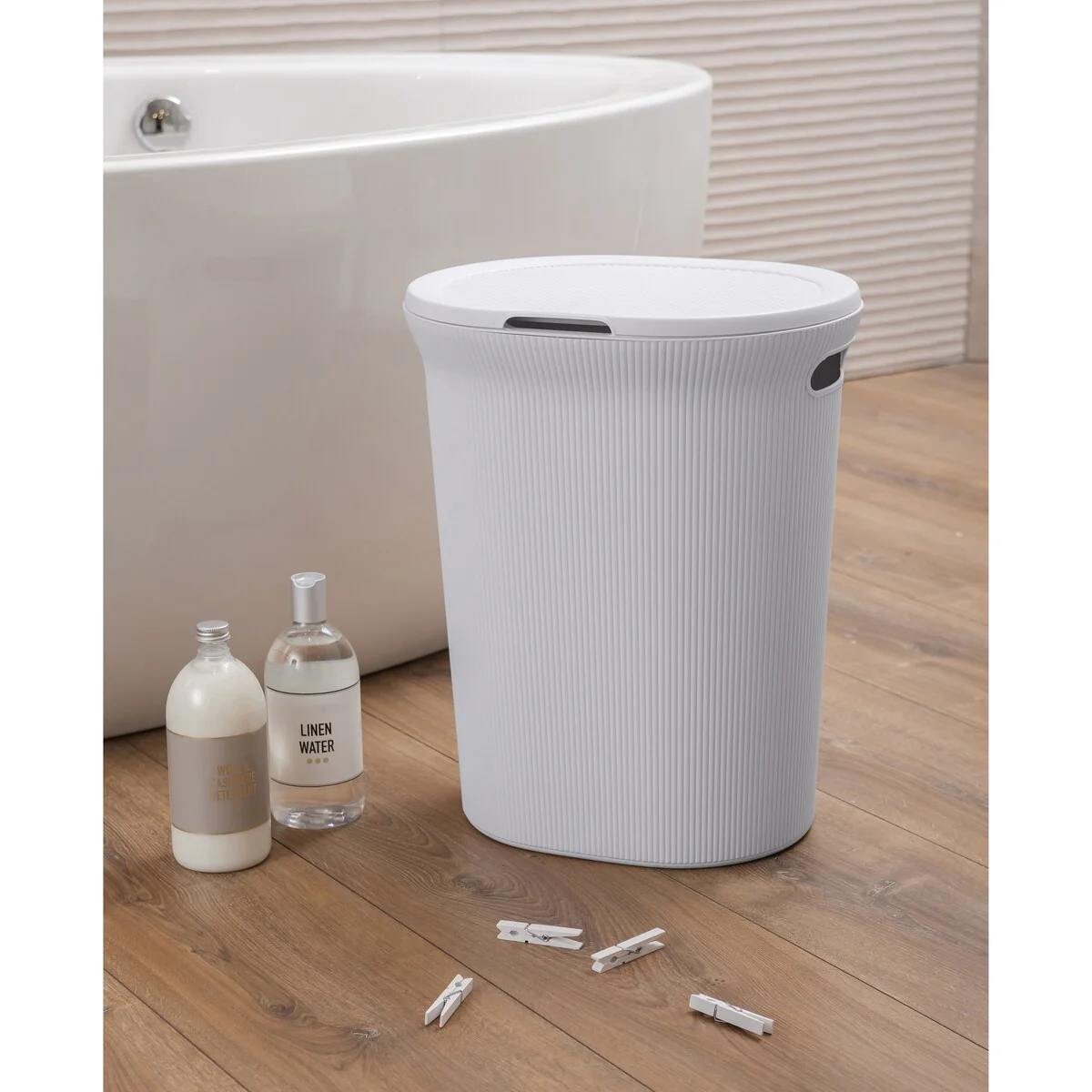 Superio 40 L Ribbed Laundry Hamper with Lid - Capacity: 40l