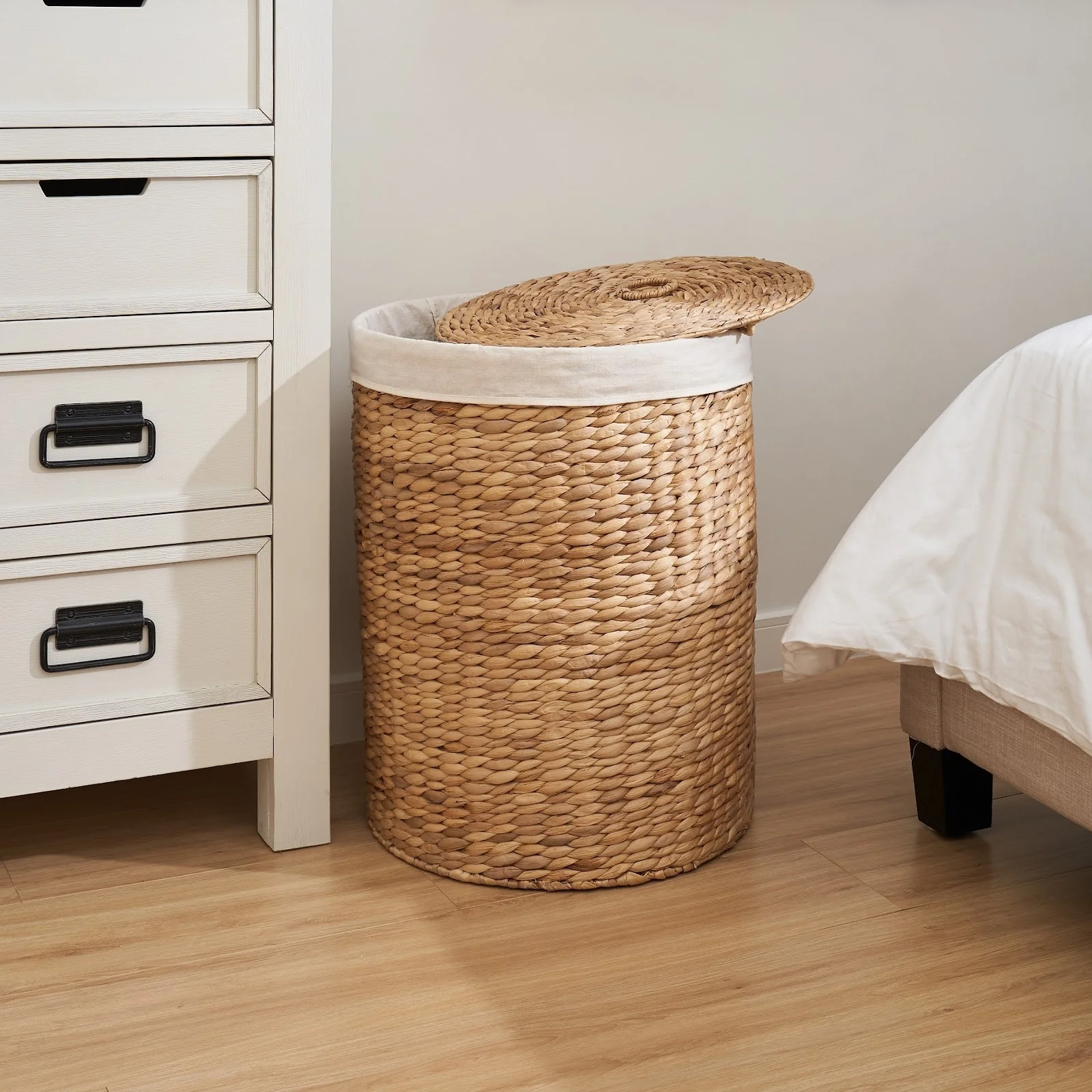 Ludmilla Round Tall Water Hyacinth Woven Wicker Laundry Hamper with Lid 15