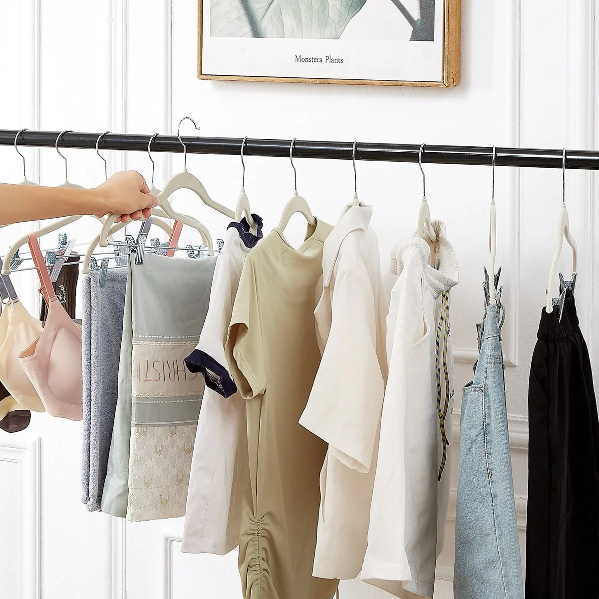 Javlergo 20-Pack Velvet Clothes Hangers, 16.5in Heavy-Duty Hangers with Adjustable Clips, Non-Slip, Space-Saving