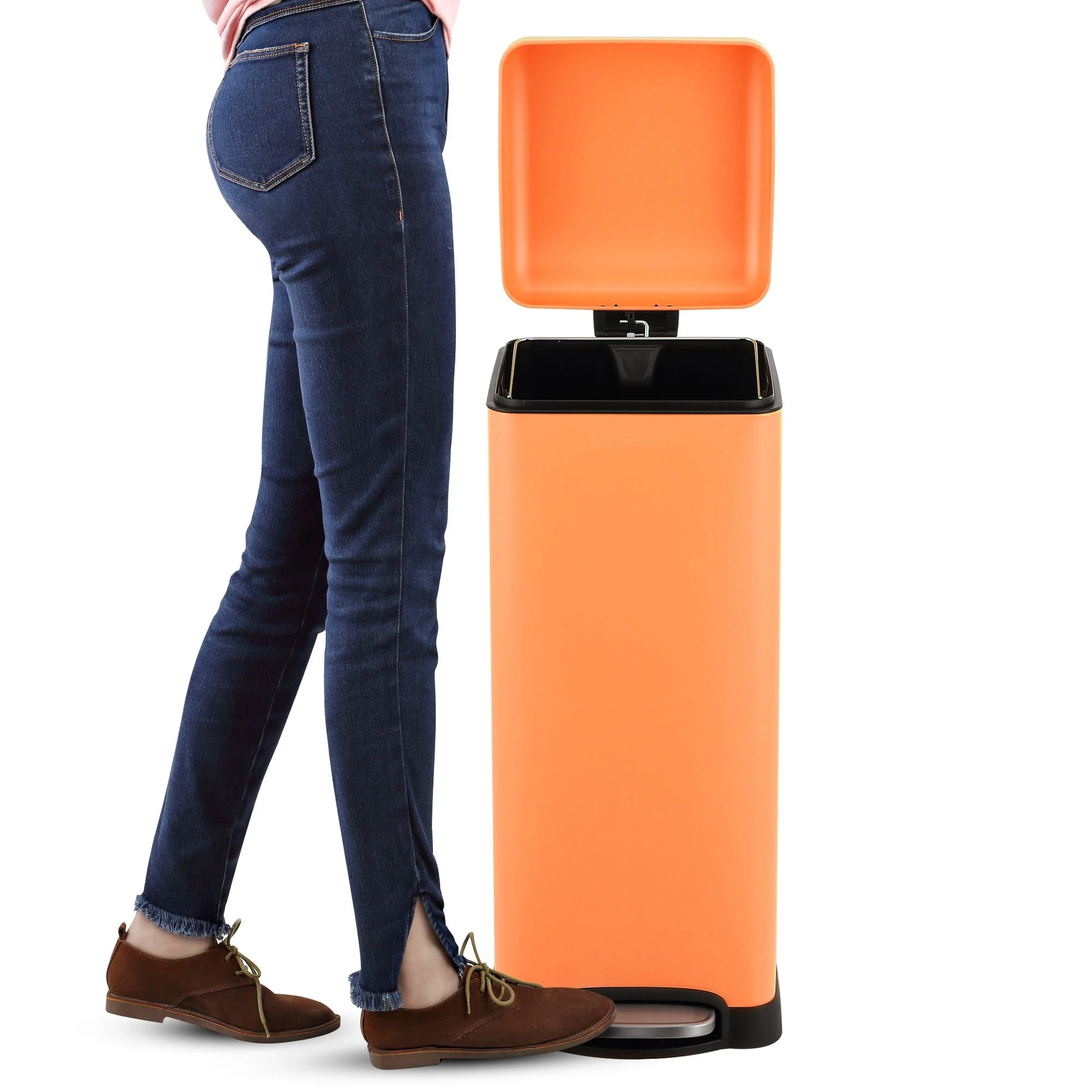 happimess Betty Retro 8-Gallon Step-Open Trash Can
