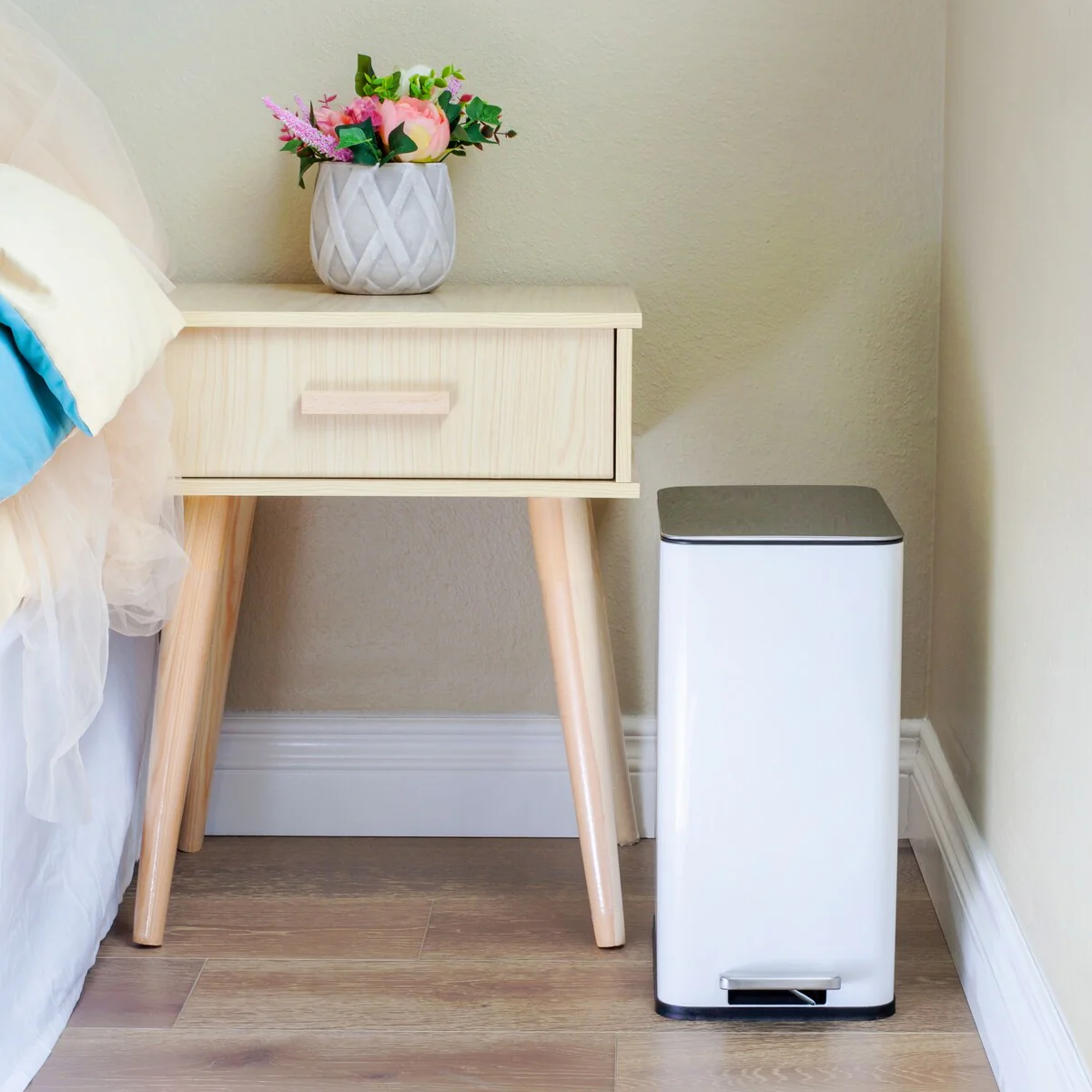 Qualiazero 10L / 2.6 Gallon Slim Step Can