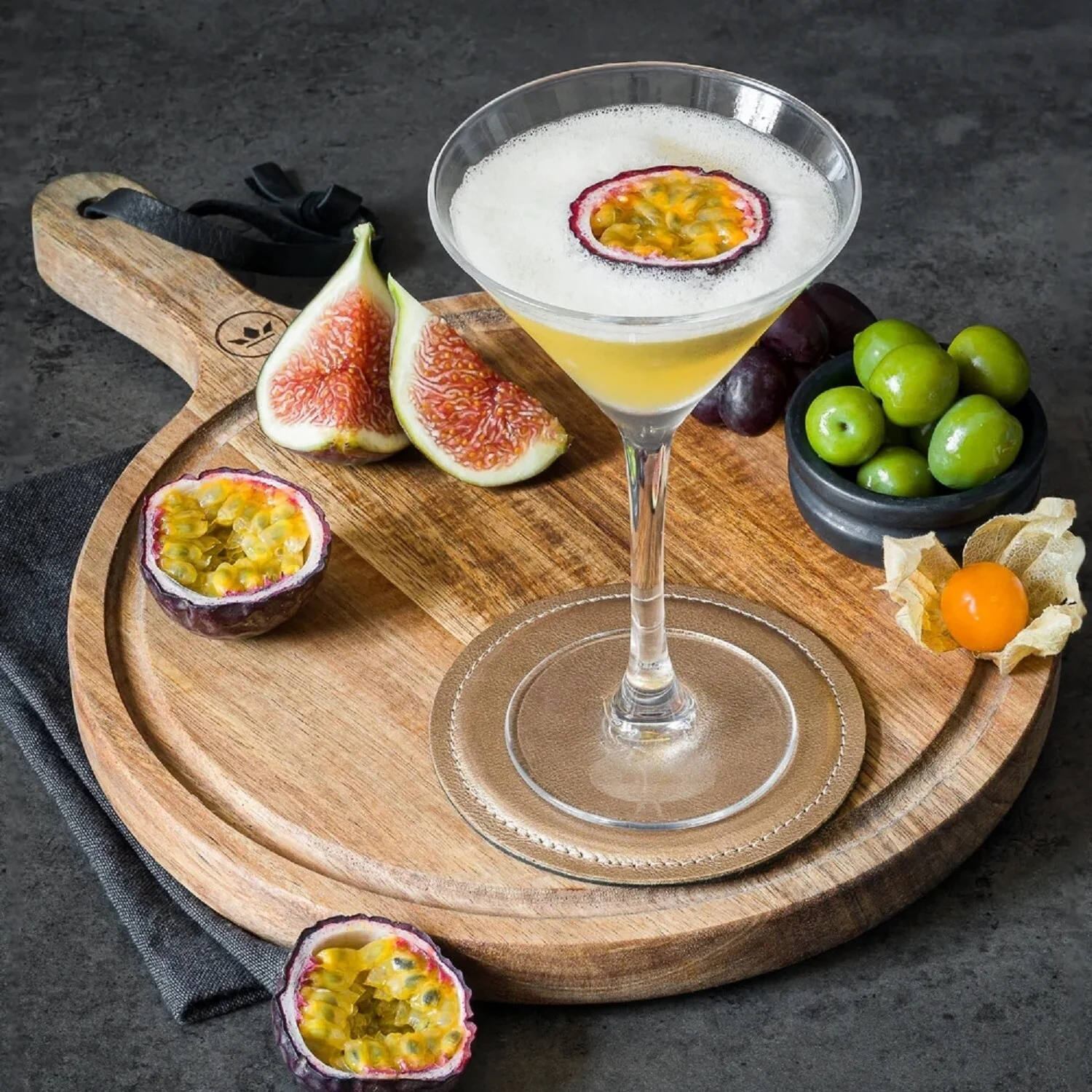 Set of 4 Black Leather Coasters Dia 3.9