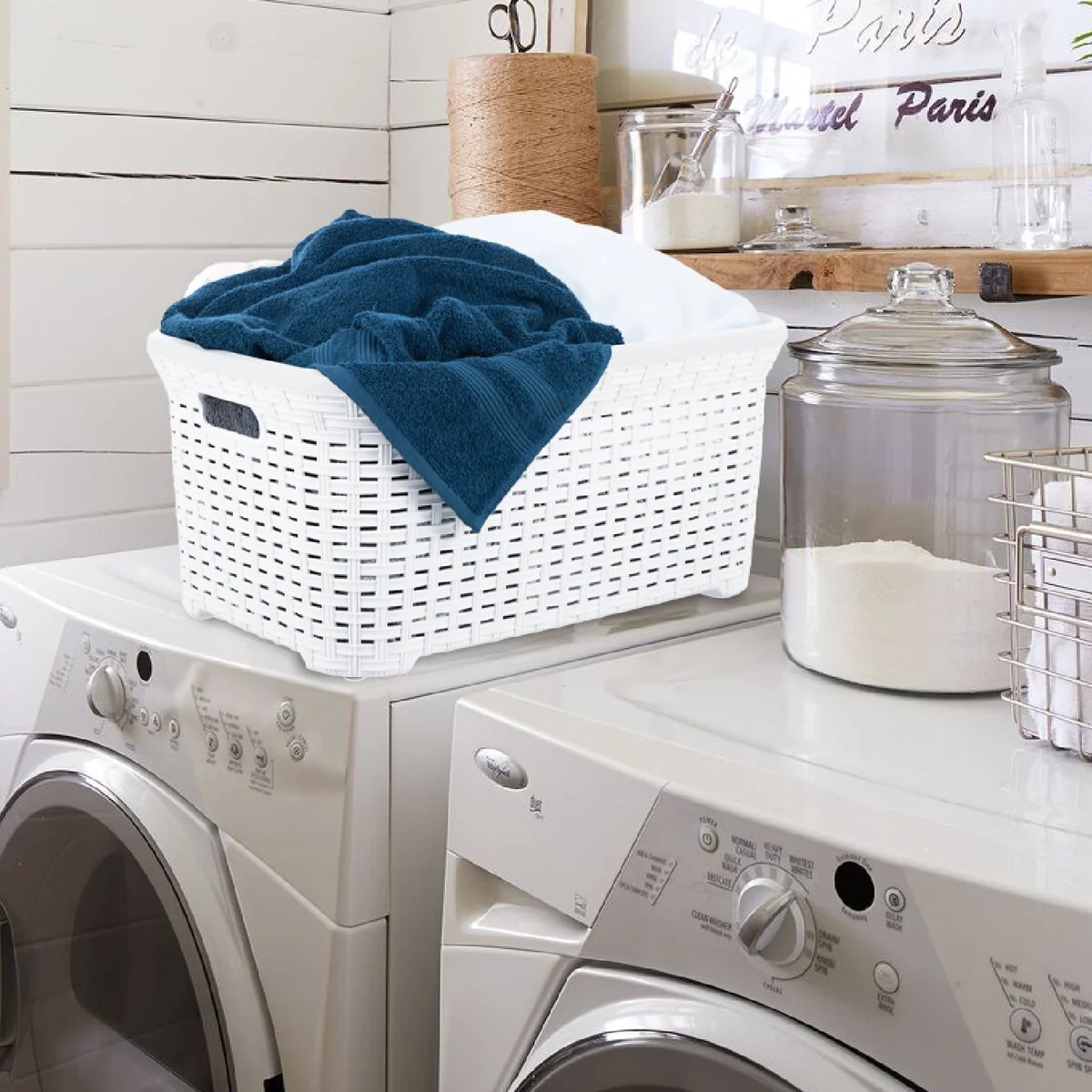 Superio Large Wicker Laundry Basket with Cutout Carry Handles - Capacity: 50l