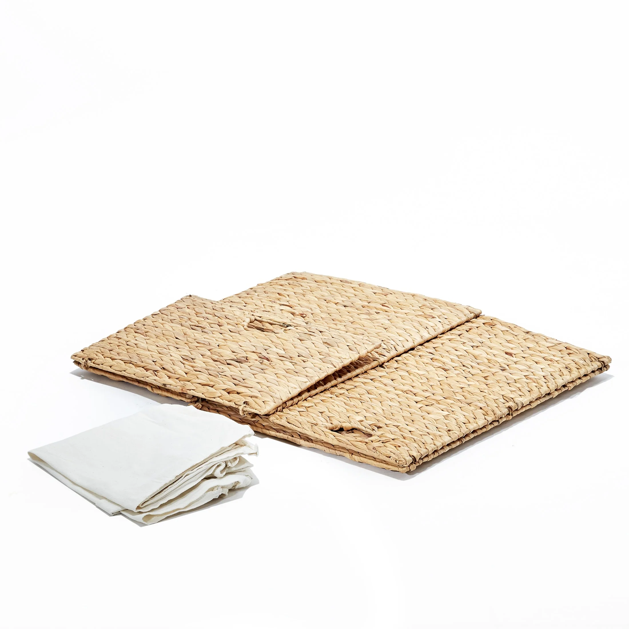 Seville Classics Lidded Foldable Water Hyacinth Portable Rectangular Laundry Hamper Basket with Washable Liner