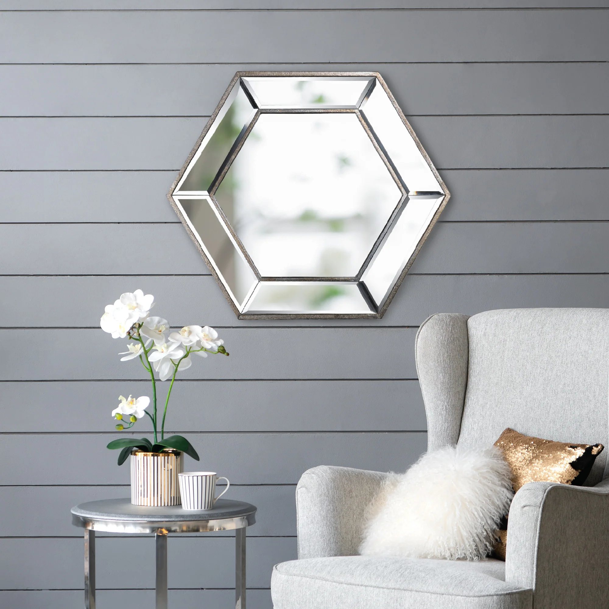 Hexagon Wall Mirror with Contemporary Glass Design