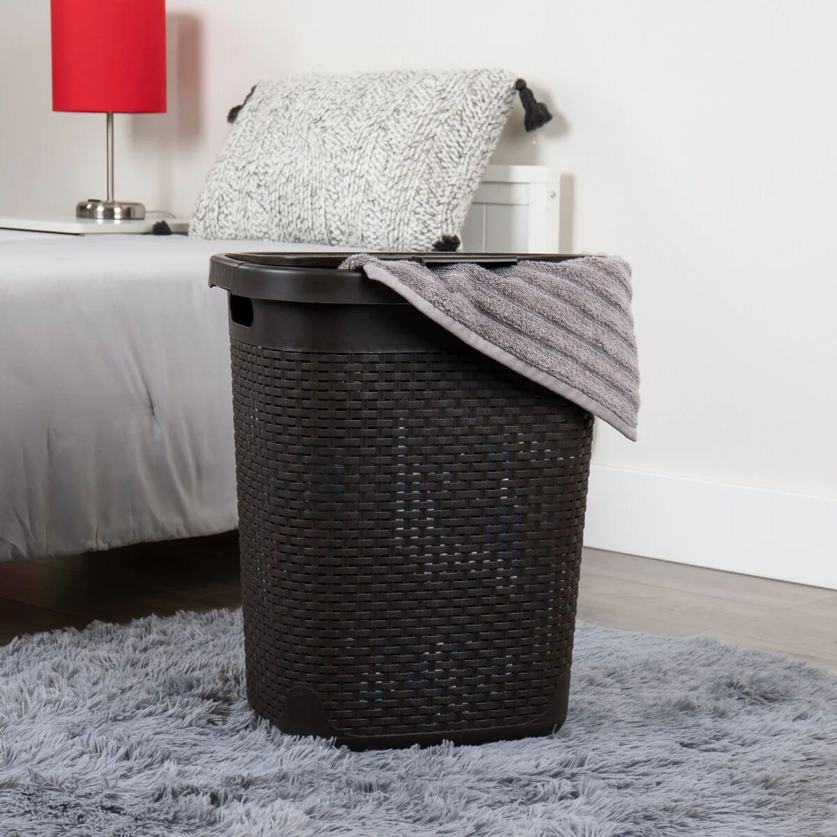 Mind Reader 50L Slim Laundry Hamper, Clothes Basket, Lid, Wicker Design, Plastic, 17.65