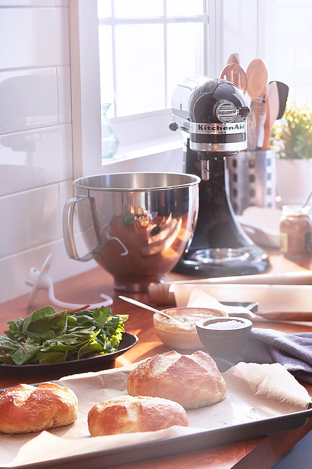 KitchenAid Artisan Series 5 Quart Tilt Head Stand Mixer with Pouring Shield KSM150PSr