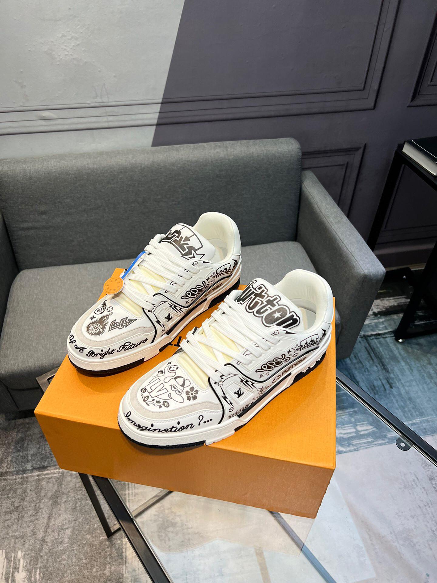 Louis Vuitton Graffiti-like Signatures & Slogans LV Trainer Sneaker In White/Black