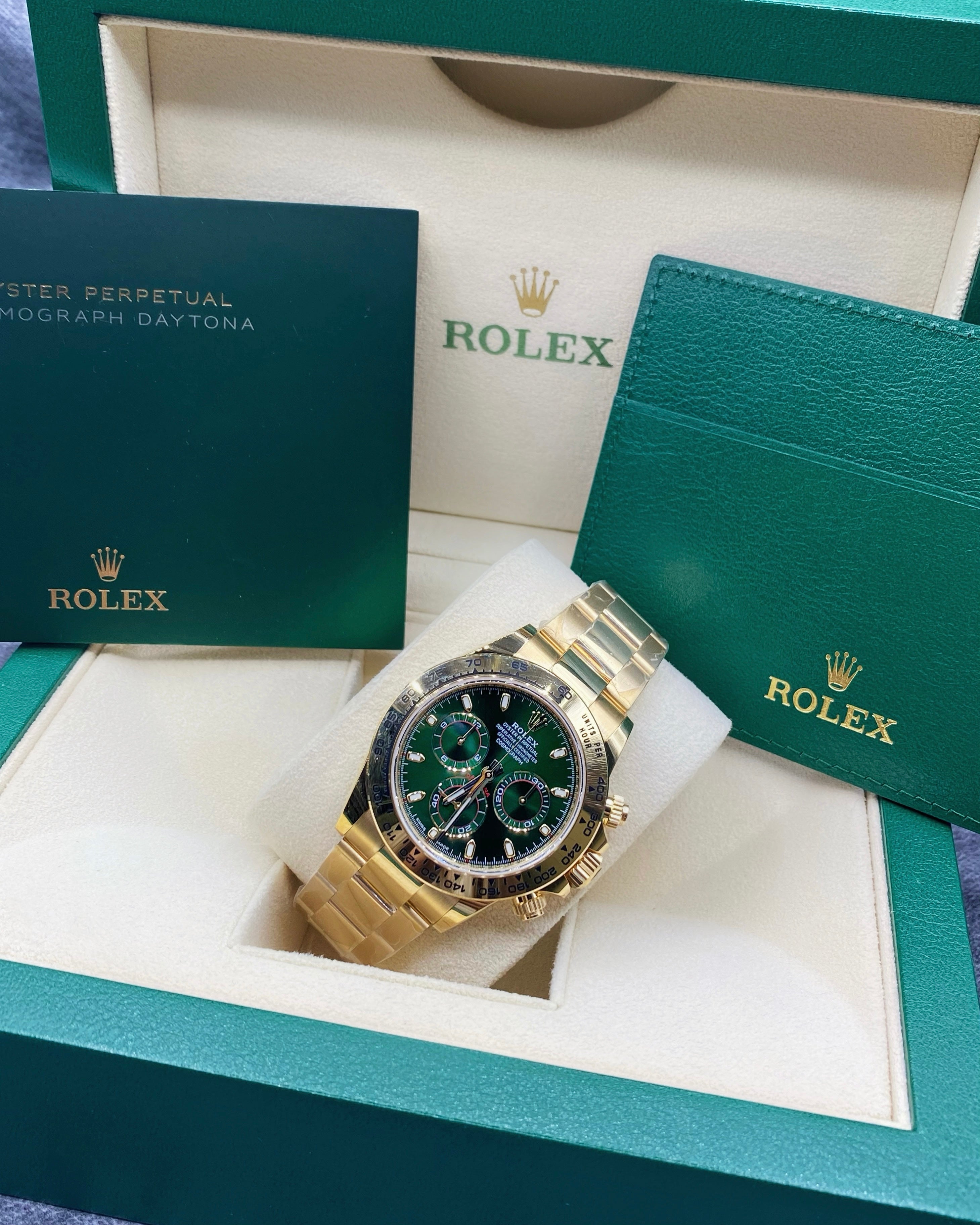 Rolex Cosmograph Daytona 18k Yellow Gold Watch Green Dial Oyster bracelet 116508