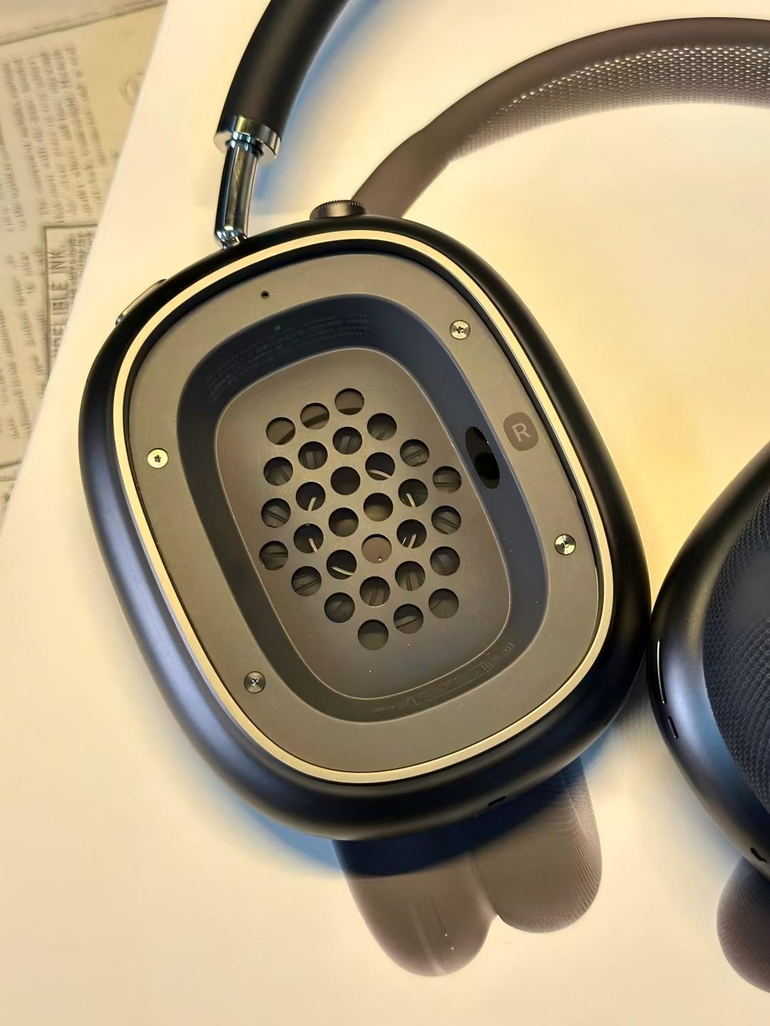 AirPods Max（Midnight）