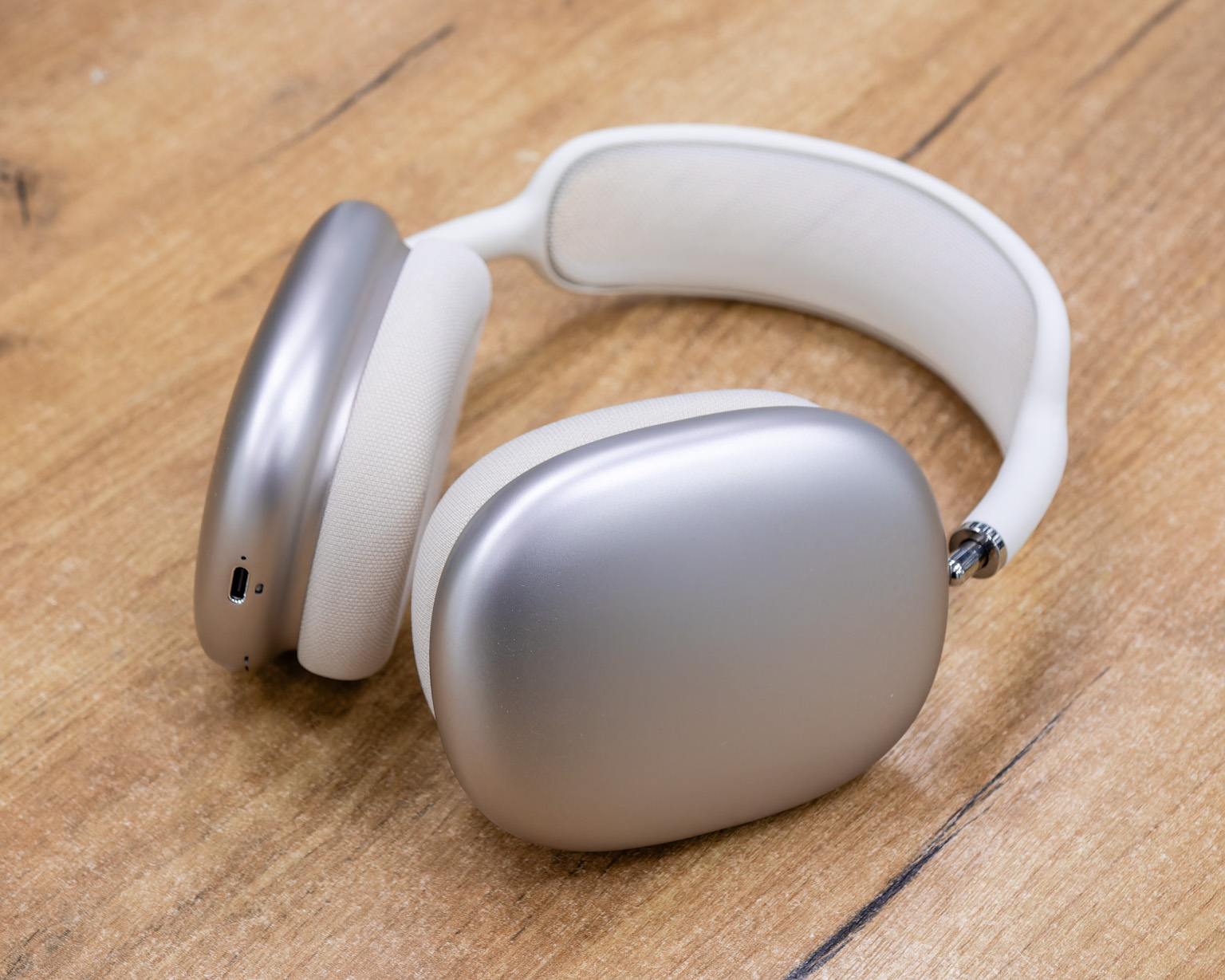 AirPods Max（Starlight）