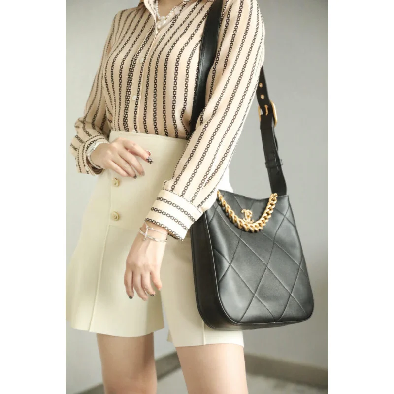 Chanel Hobo Handbag Calfskin Black As2844