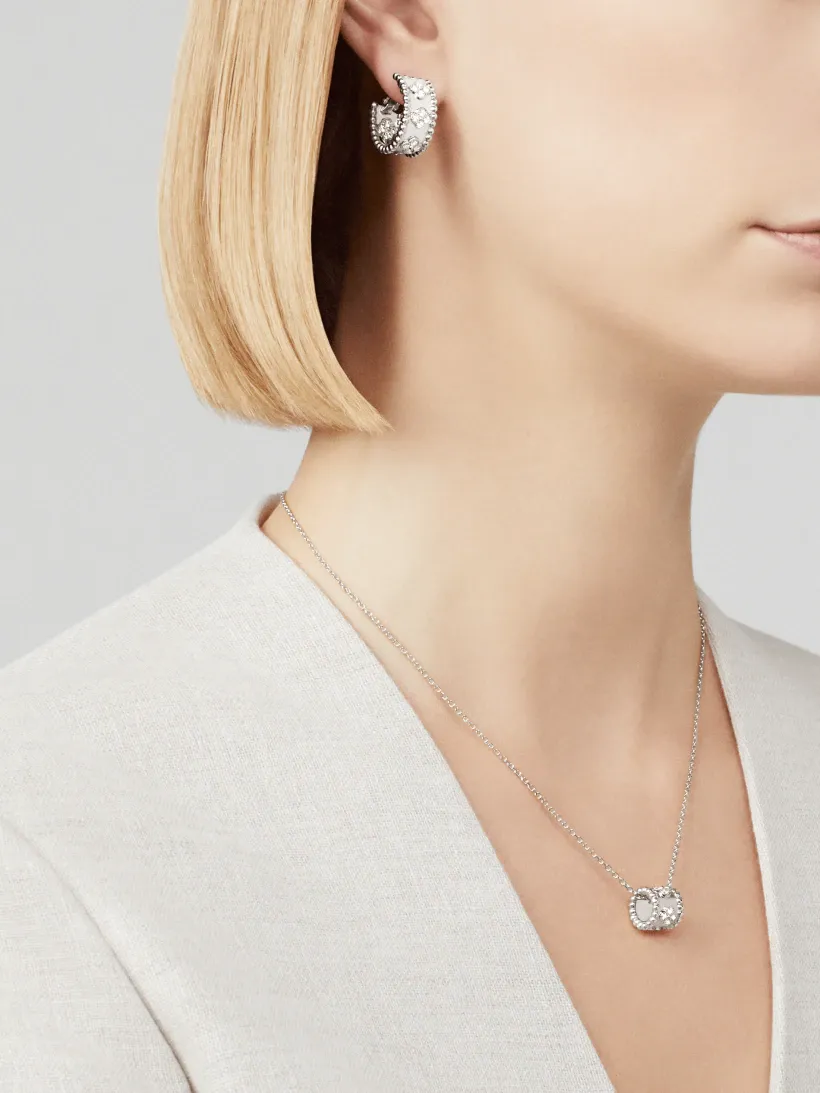 Perl��e clovers pendant