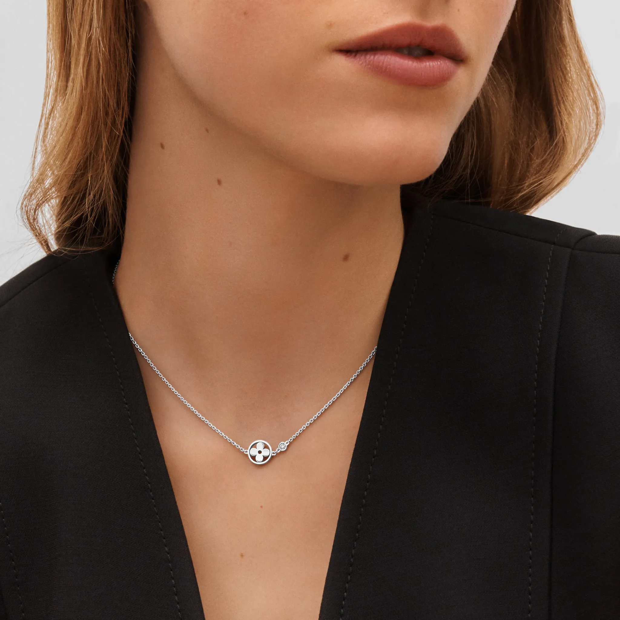 Idylle Blossom White Gold and Diamond Pendant