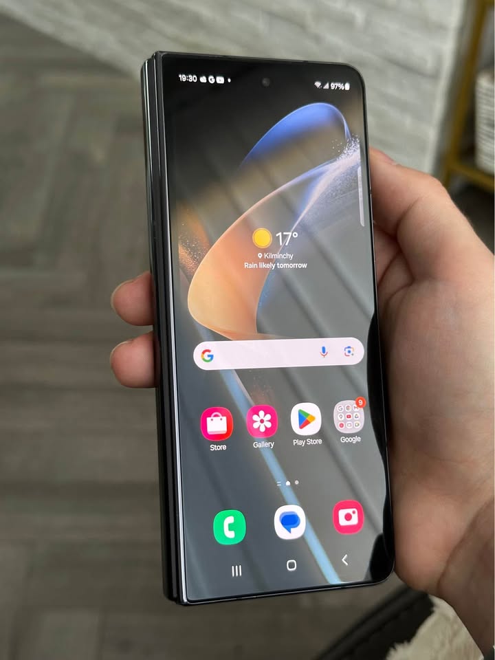 Samsung Galaxy Z Fold 4