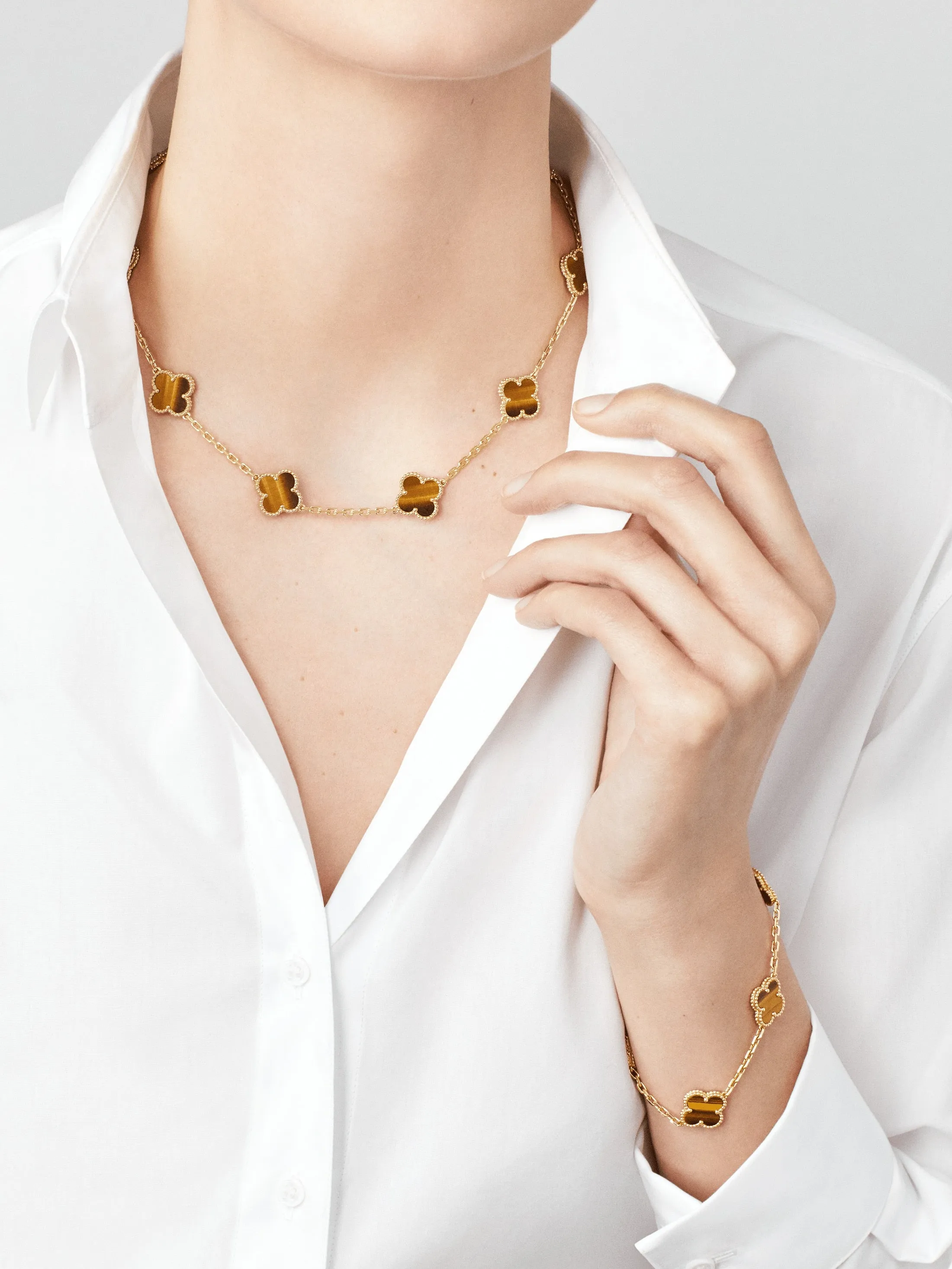 Van Cleef&Arpels VintageAlhambra necklace, 10 motifs Yellow gold, Tiger Eye