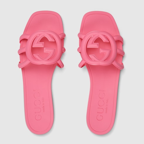 Gucci Women's Interlocking G slide sandal Variation dark pink rubber