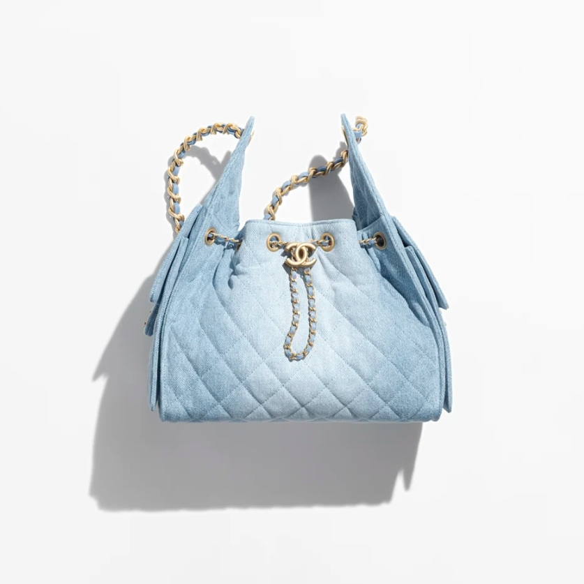 CHANEL 25 Small Handbag-Washed Denim