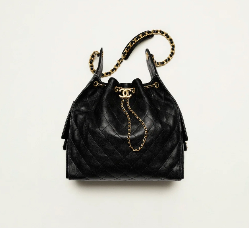 CHANEL 25 Medium Handbag Black