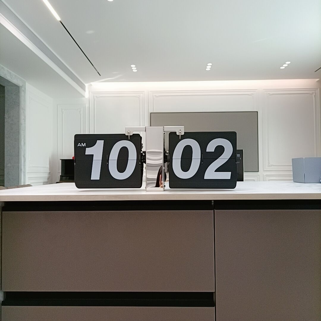 Antique Mechanical Automatic Page Turning Clock Living Room Large Wall Clock