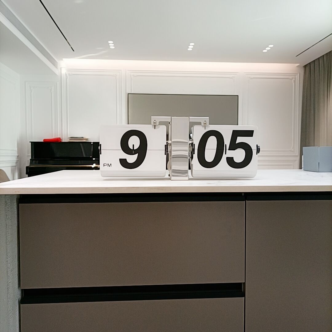 Antique Mechanical Automatic Page Turning Clock Living Room Large Wall Clock