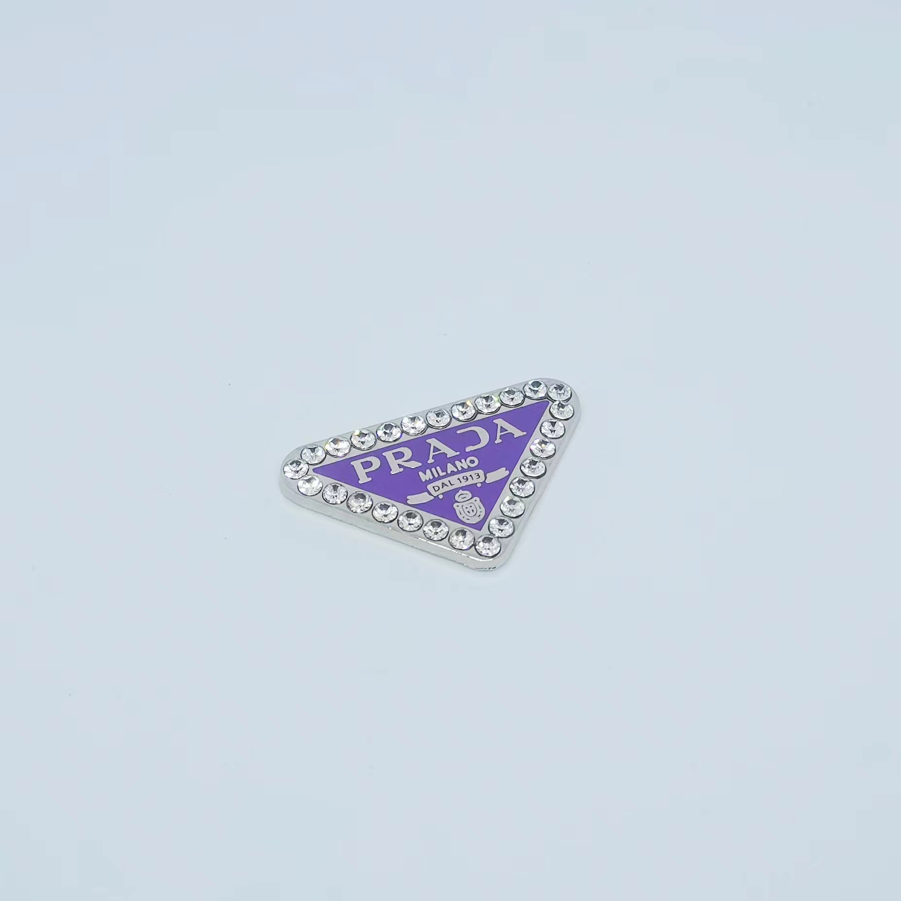 P-Triangular Signage With Diamonds 43MM*27MM