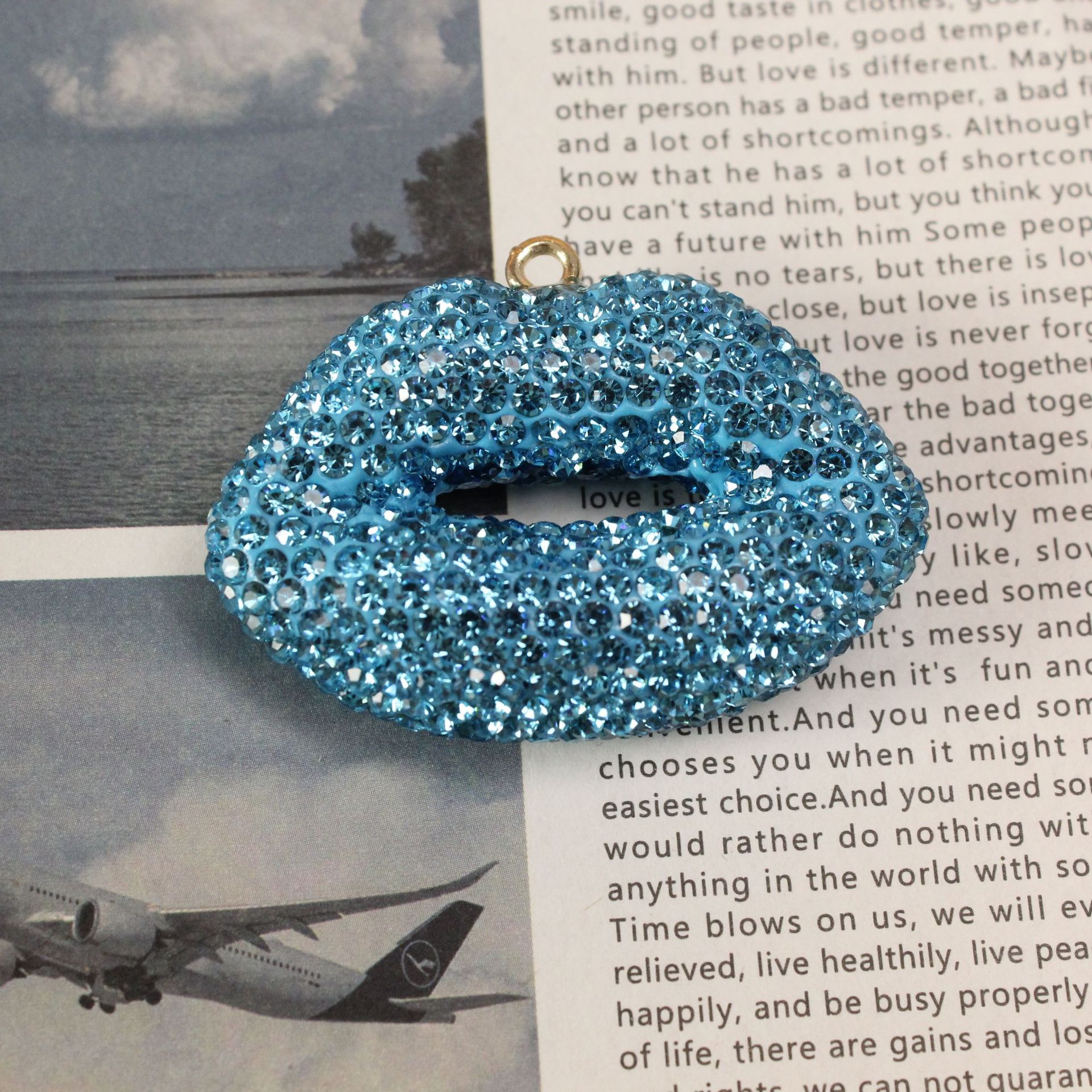 Lip With Diamonds 50MM*35MM