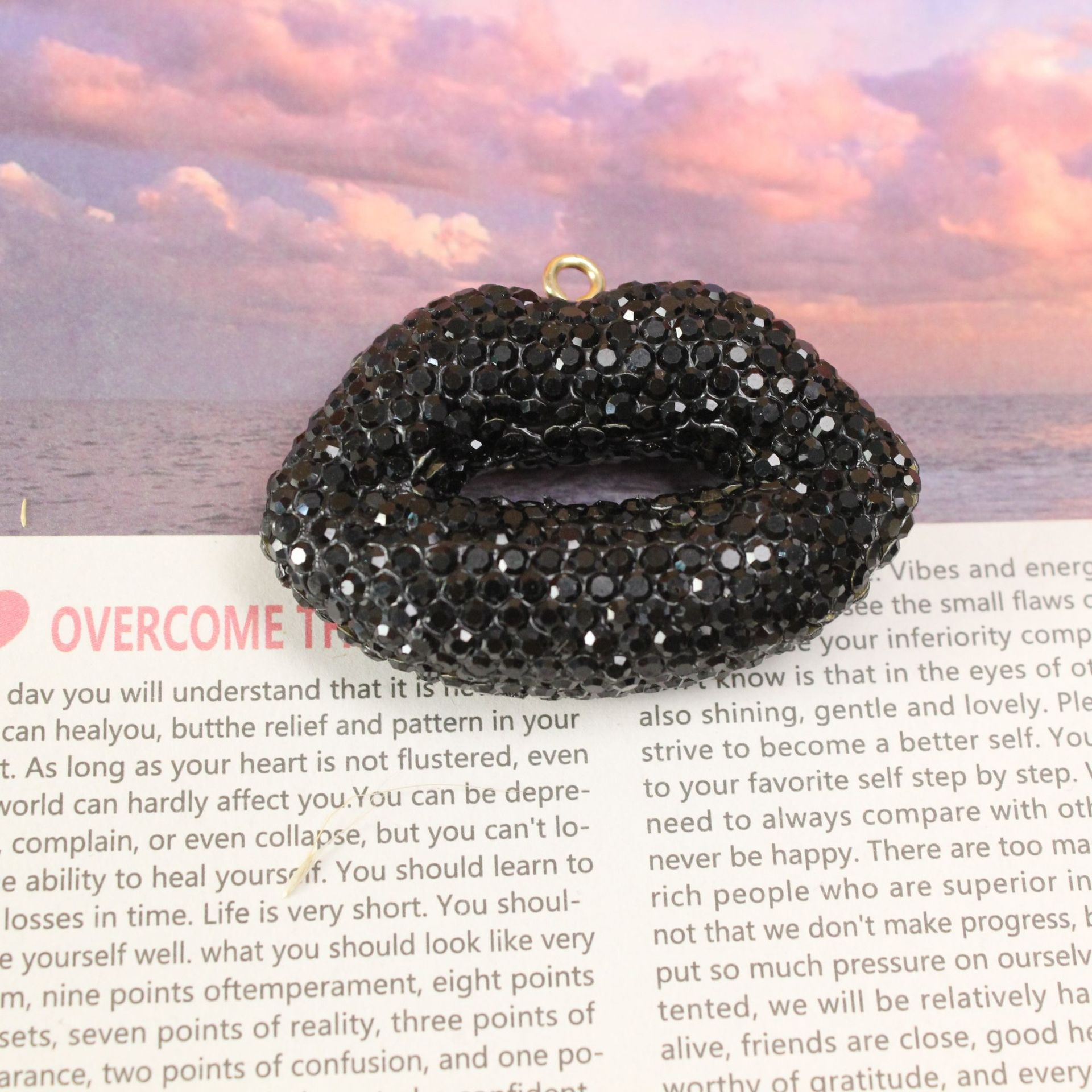 Lip With Diamonds 50MM*35MM