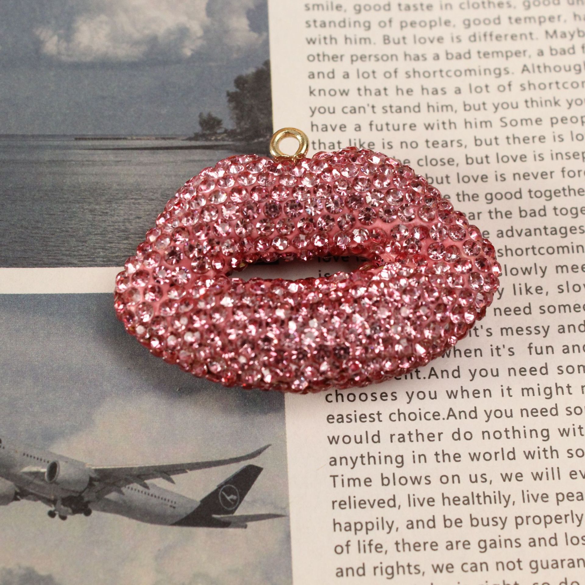 Lip With Diamonds 50MM*35MM