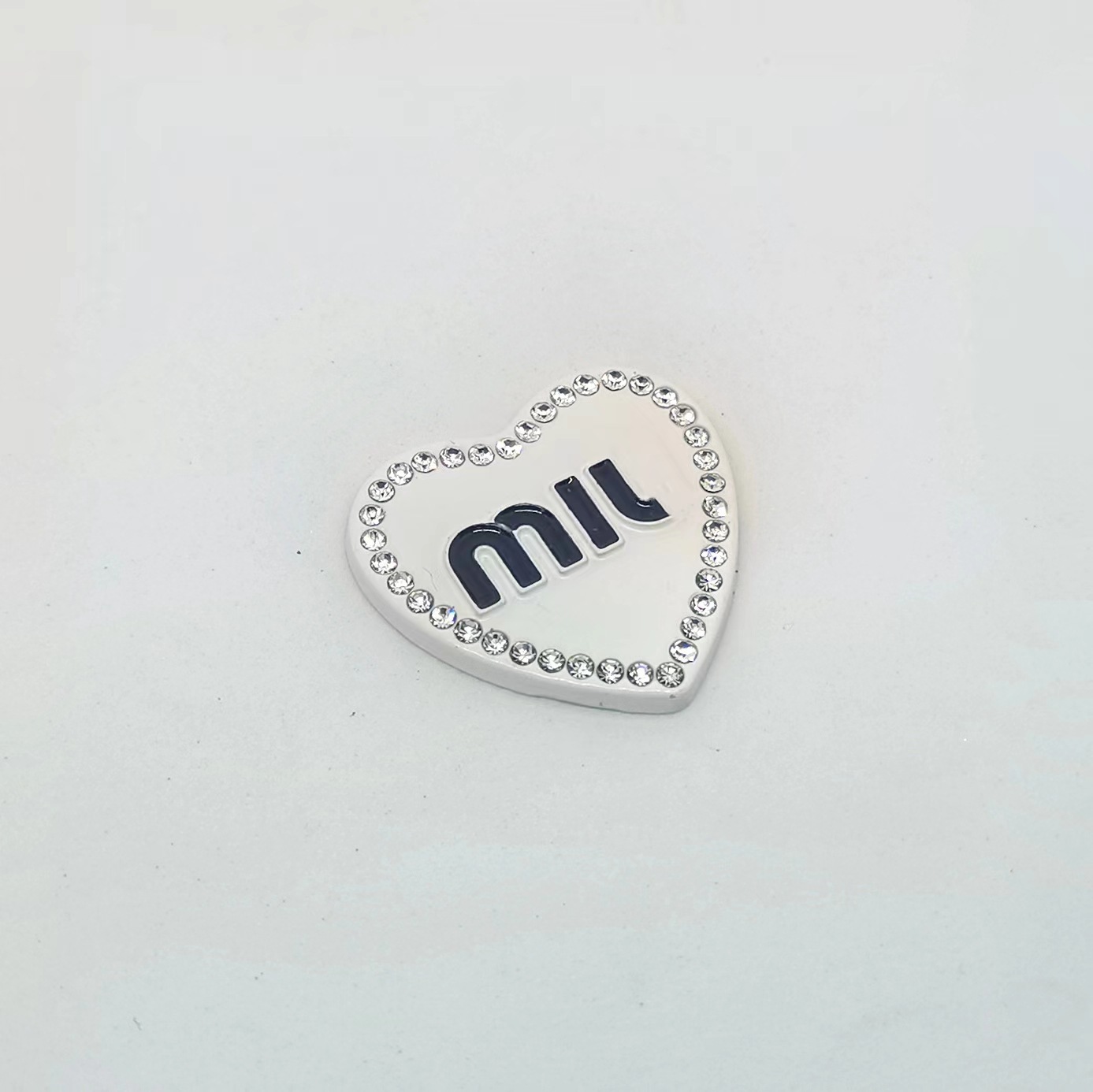 M- Signage With Diamonds 31MM*30MM