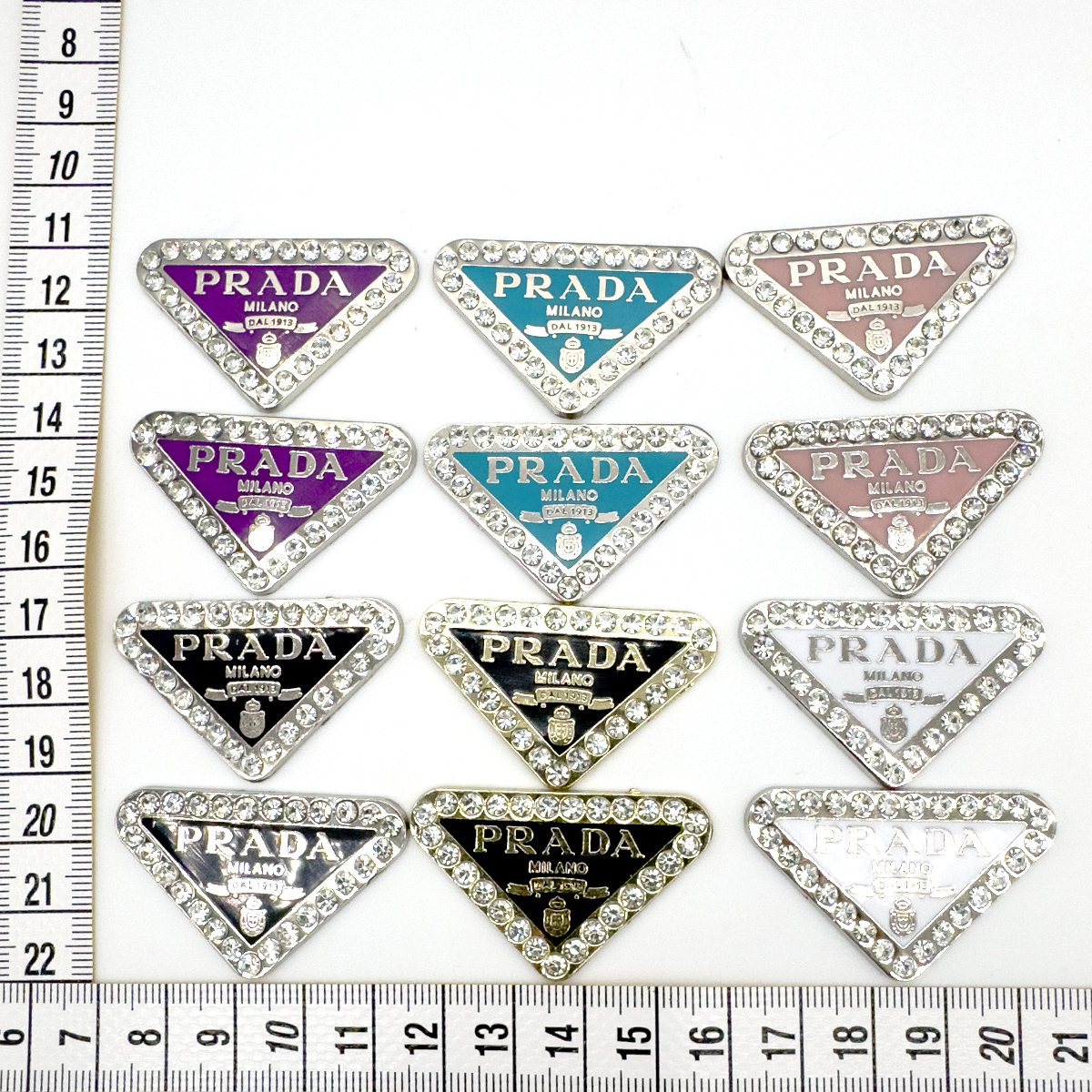 P-Triangular Signage With Diamonds 43MM*27MM