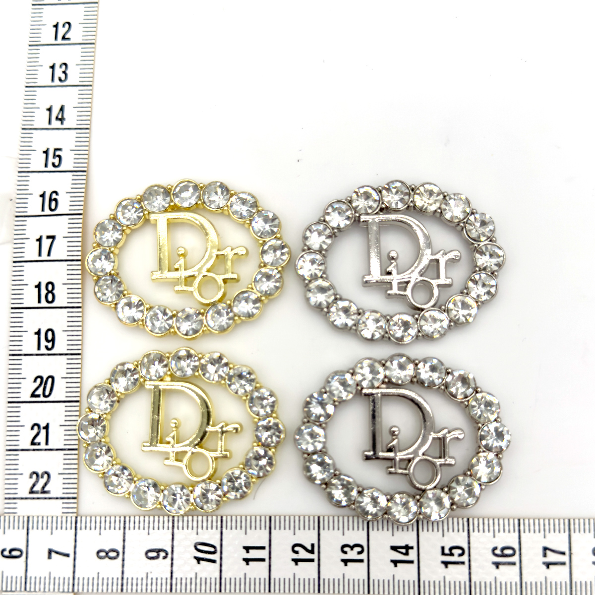 D-Oval Perimeter With Diamonds 42MM*32MM