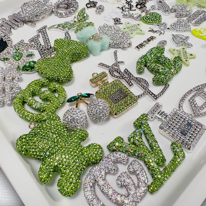 50-100PCS MIX Green-Silver LUX CHARMS