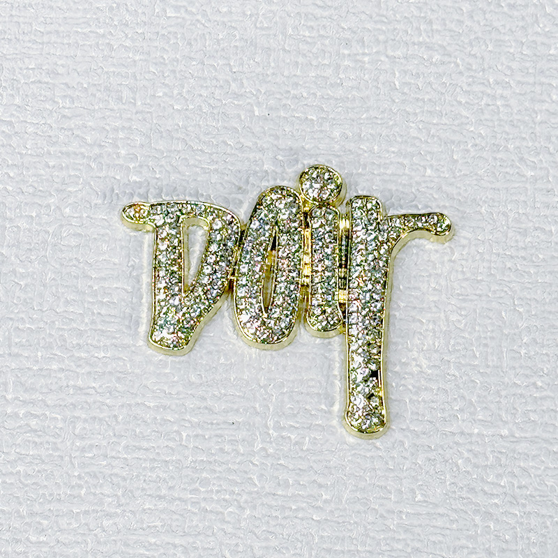 D- Brooch With Diamonds 42MM*32MM