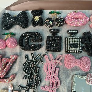 50-100PCS MIX PINK-BLACK LUX CHARMS