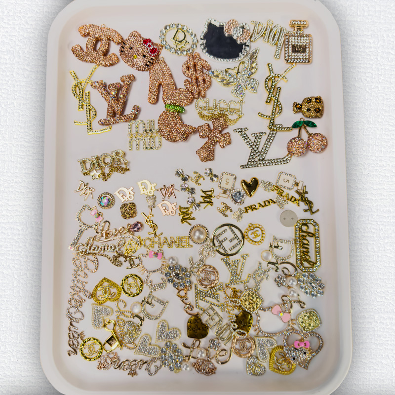 50-100PCS MIX GOLD LUX CHARMS