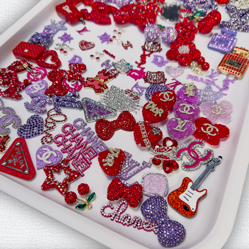 50-100PCS MIX RED-PURPLE LUX CHARMS