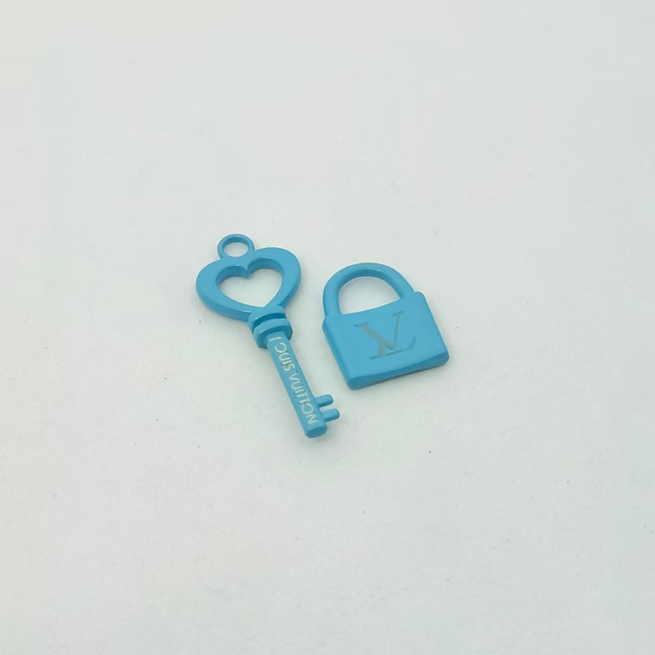 A Set Of Keys And Locks  32MM*13MM