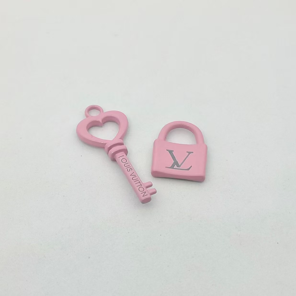 A Set Of Keys And Locks  32MM*13MM