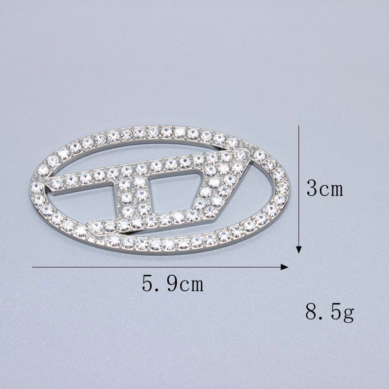 Trend Letter D With Diamonds