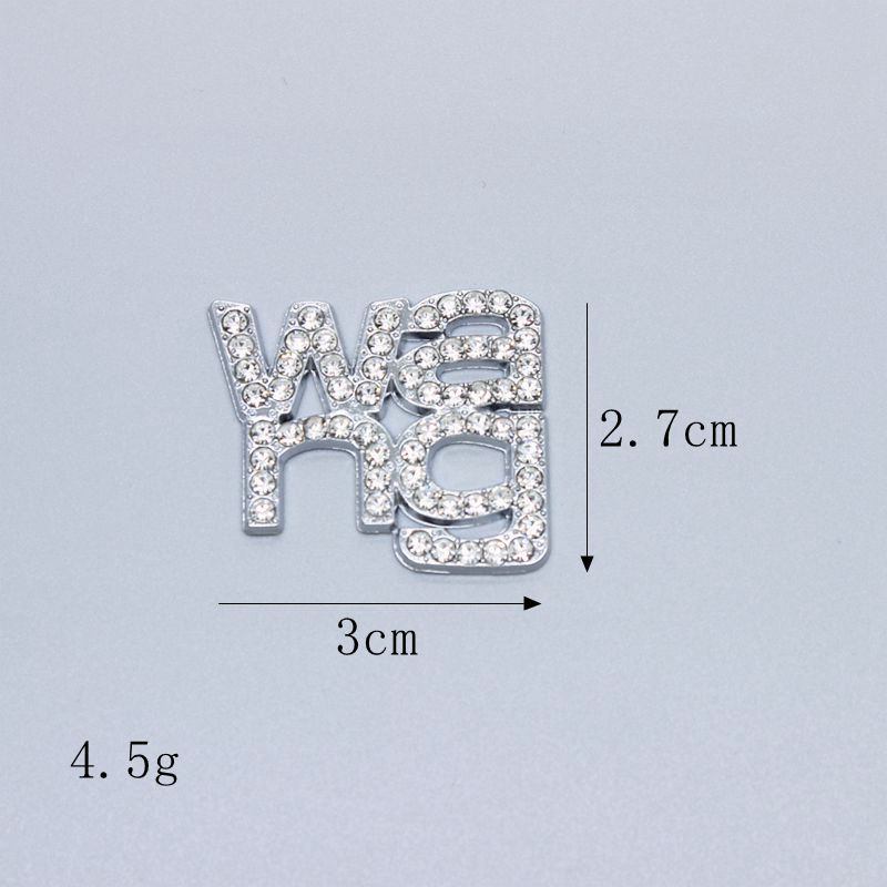 Trend Letter D With Diamonds