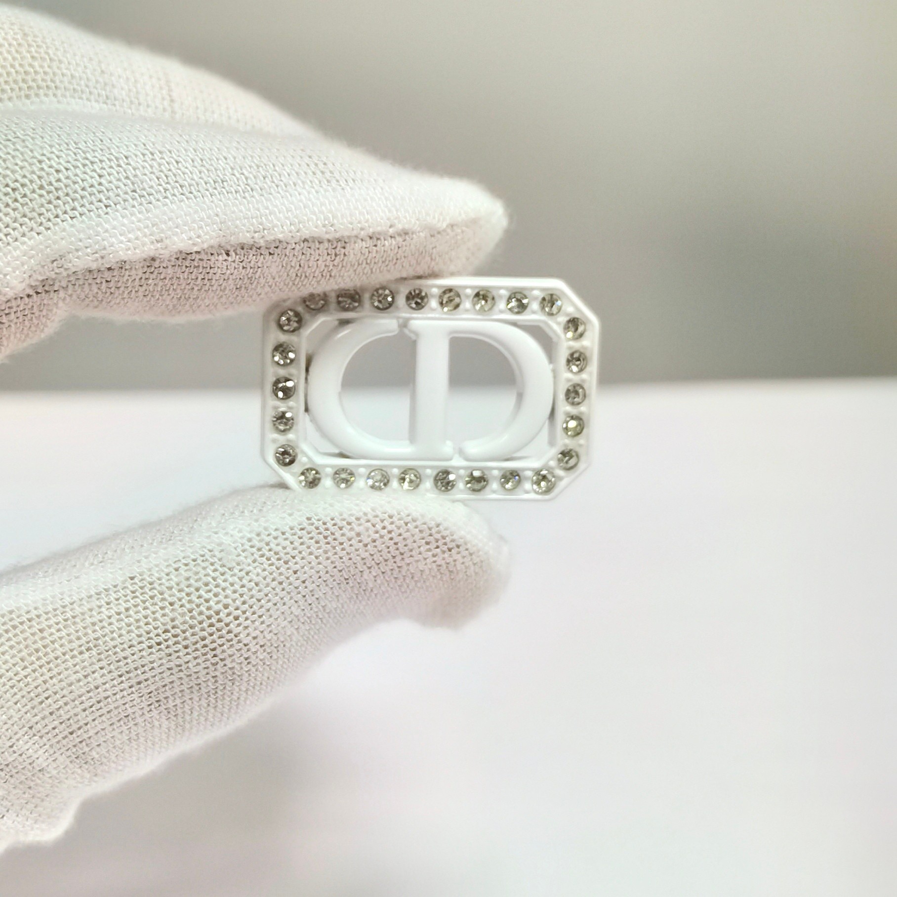 CD-Sign  Square Shape With Diamonds 30MM*20MM